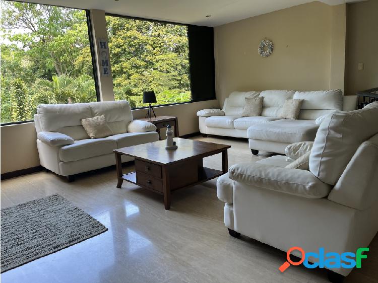 Venta Town House, C:236m2, 90m2 de jardín, 3H/4B/3E, Parque