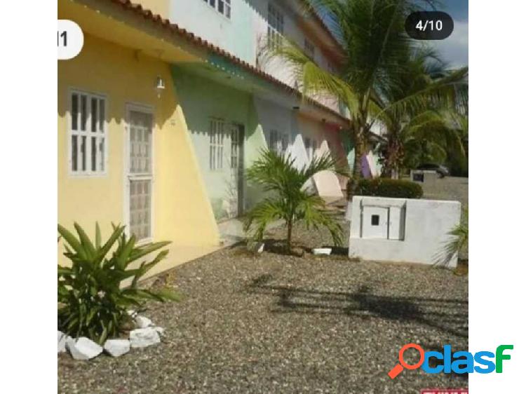 Venta bello Town house en Bosque mar frente al mar