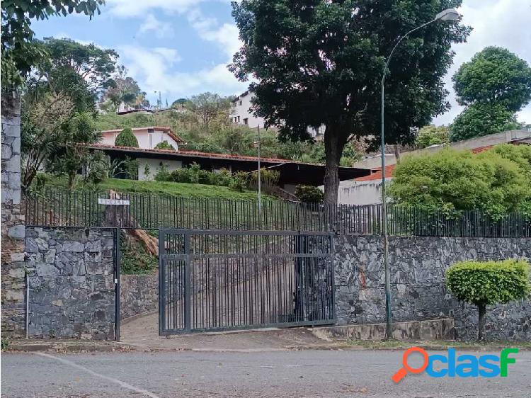 Venta casa en Prados del Este con terreno de 2000mts