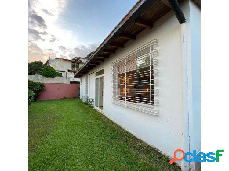 Venta de Casa en Los Palos Grandes 450m2 3H+2B+2P (IG)