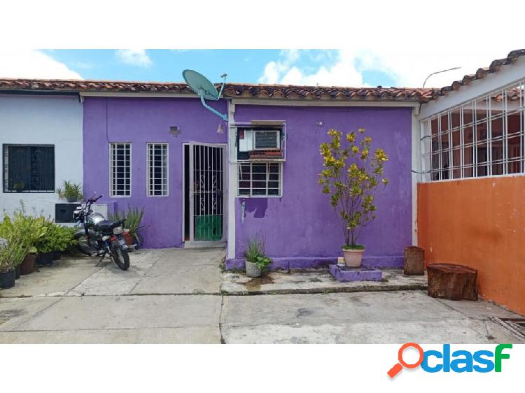 Venta de Casa en la Urb. Ciudad Plaza, valencia