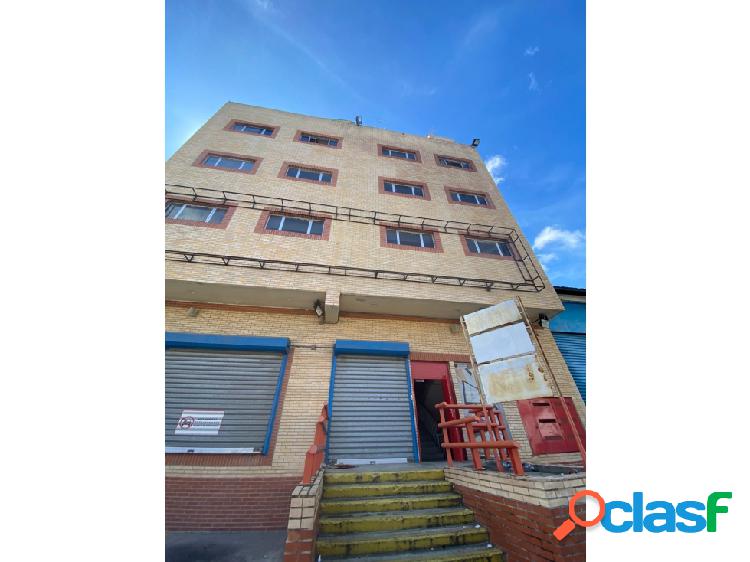 Venta de Edificio Industrial en La Trinidad. 3200m2 de