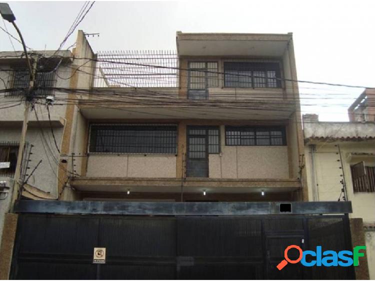 Venta de Edificio Industrial en Los Chorros 1.350m2