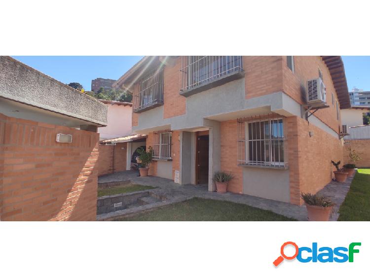 Venta de Hermosa Quinta calle cerrada Santa Paula 78-23-22