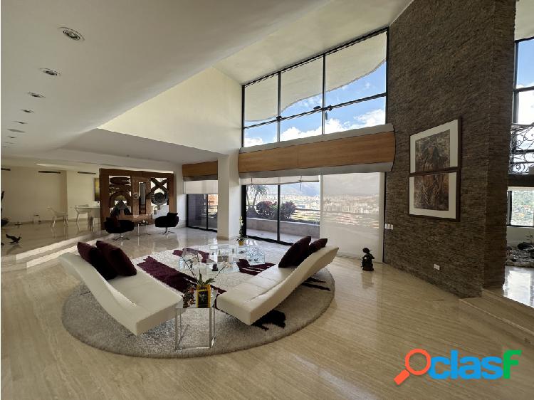 Venta de Lujoso Pent-House en Colinas de Valle Arriba