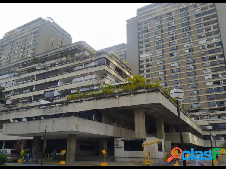 Venta de amplio apartamento Prado Humboldt