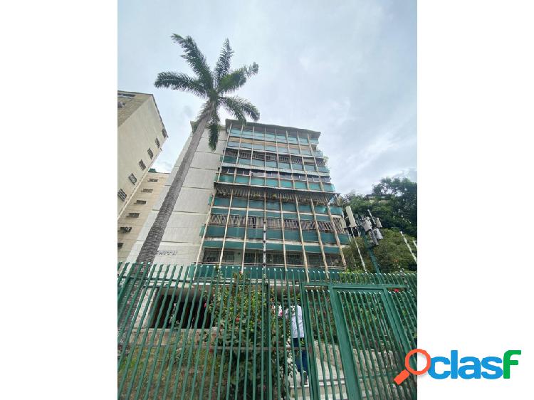 Venta de amplio y cómodo apartamento en Altamira, 165M2.