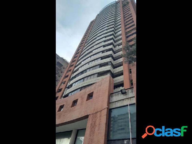 Venta de apartamento en Plaza Venezuela. y.c