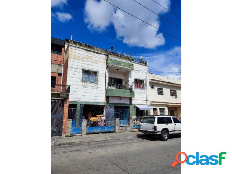 Venta de casa en el Cementerio 10h/6b/2pe