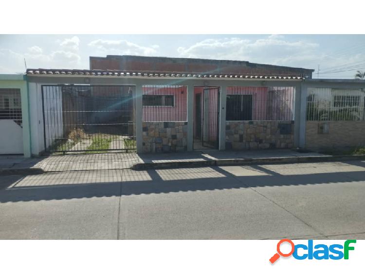 Venta de casa en la Urb. La Floresta - Guacara 7306765