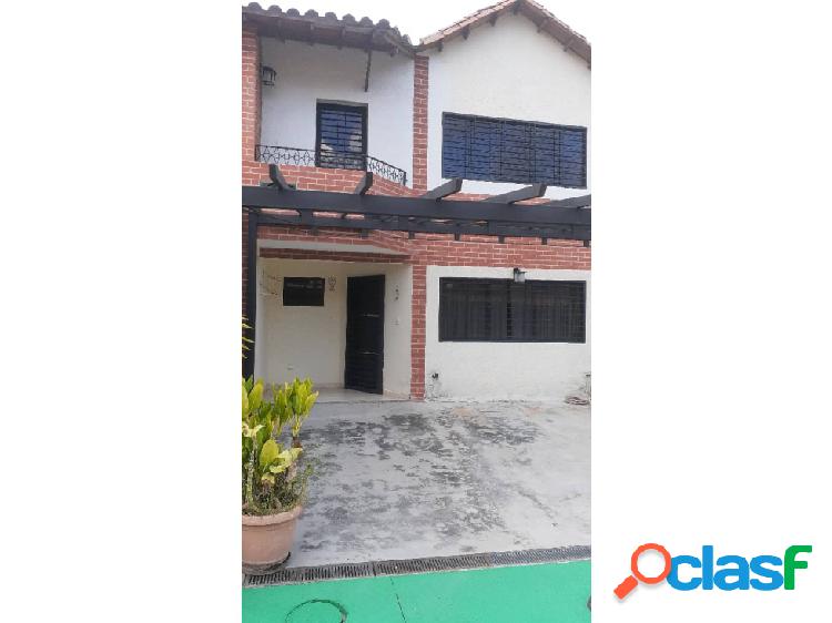 Venta de townhouse en Conj. Res. La Fuente 6850131