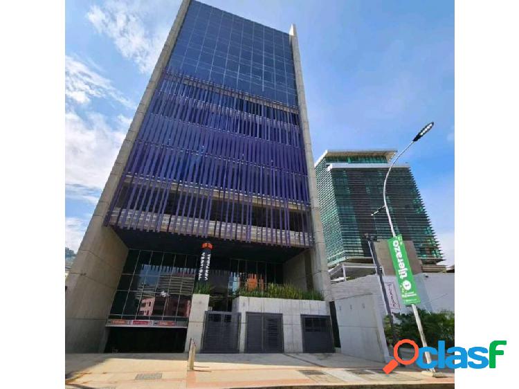 Venta local comercial PB, Vacío y Mezzanina en Las Mercedes