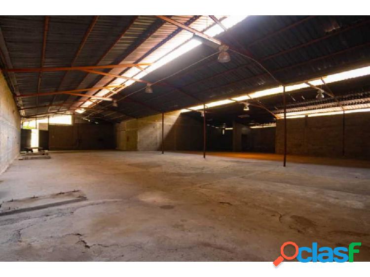 complejo industrial de 8000 m2 de terreno con 6000 m2 de