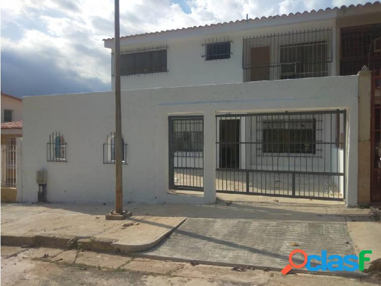 venta de casa en la Urb. La trigaleña, valencia