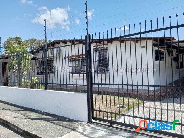 25-2344 Amplia Casa en Venta en El Naranjal Naguanagua