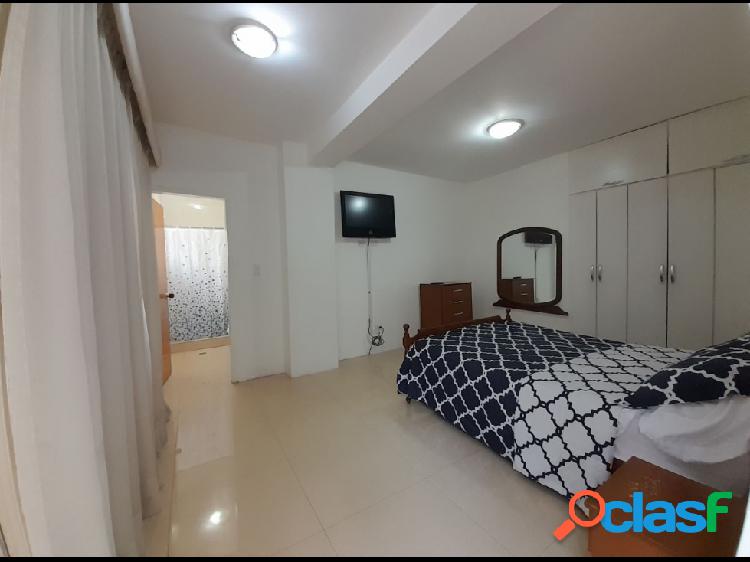 Alquilo apartamento 60m2 Altamira 9489