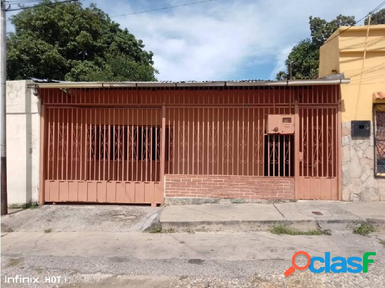 CASA ZONA CENTRO DE BARQUISIMETO 2 CUADRAS DE AV VARGAS