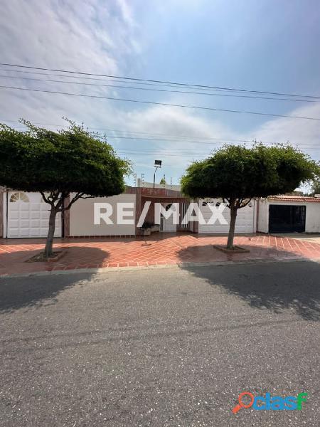 Casa en Venta Urb. Doral Norte. Remax Millenium