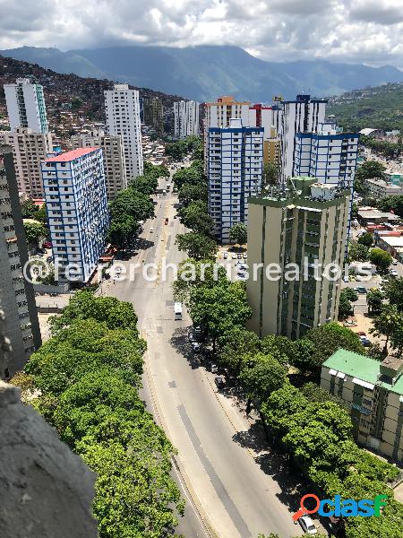 Cómodo y Grande Apartamento en Caracas El Valle / Los