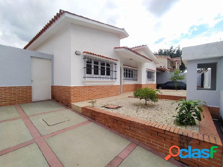 En Venta Casa-Quinta en la Urbanización Valles de Camoruco,