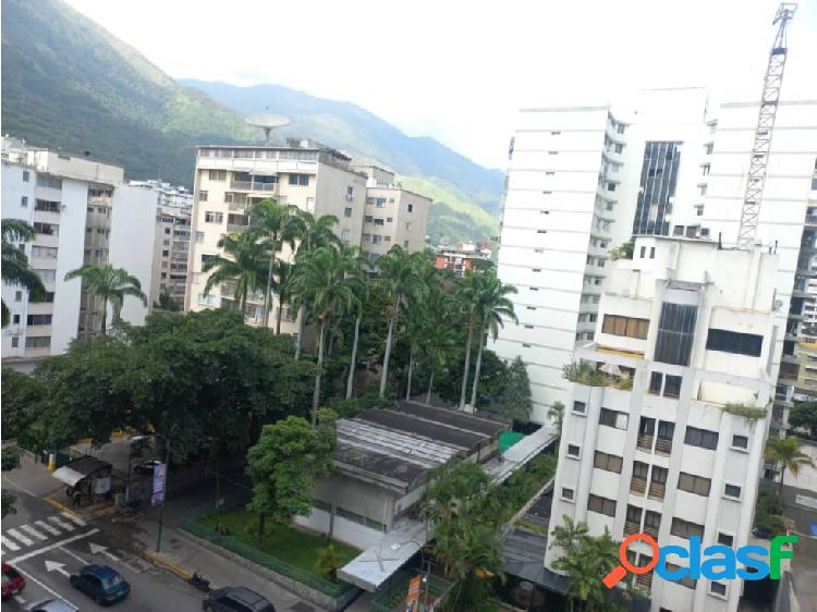 Se vende Apartamento en Los Palos Grandes 4ta Avenida