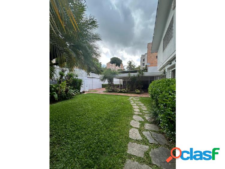 Venta o alquiler de Casa con bellos jardines en Sebucán