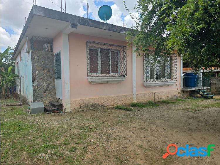 CASA EN EL BARRIO BELLO MONTE - GUANARE VE21-003BM-CAND