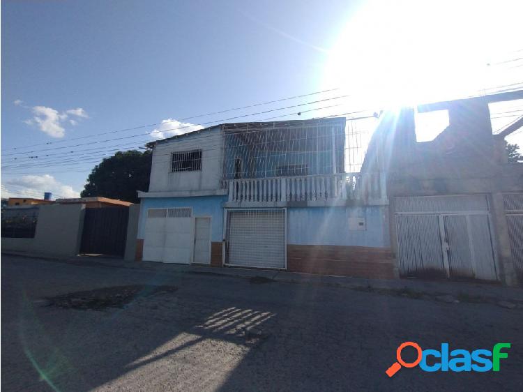 CASA EN VENTA EN ANDRES ELOY CERCA DE LA AV PRINCIPAL