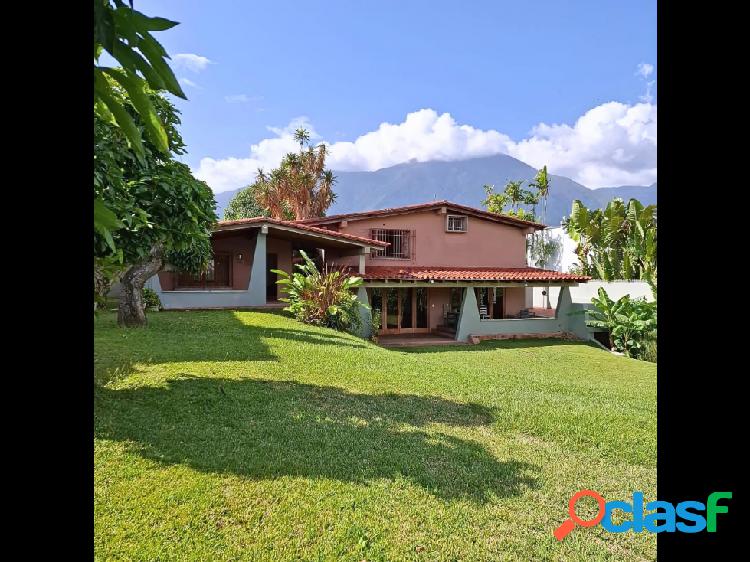 CASA - VENTA LOMAS DE LAS MERCEDES 1341M2 TNO 520 M2 CONST.