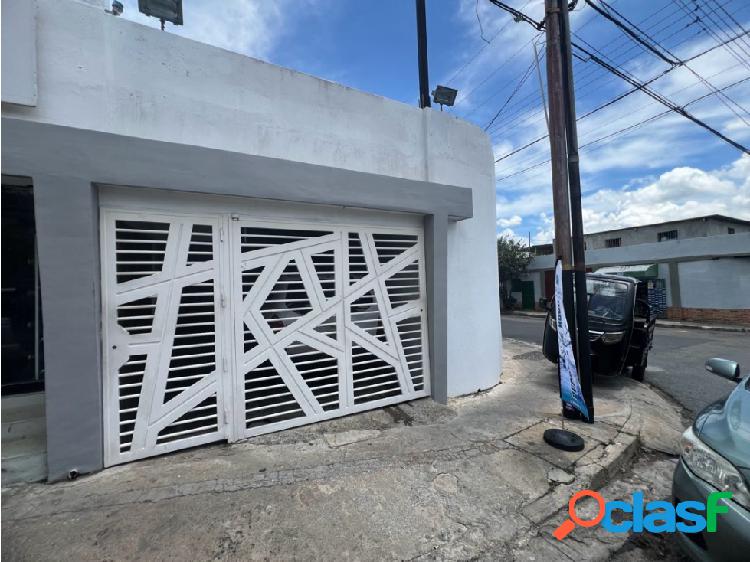 Casa en Venta La Esmeralda Yb-8049968 (Incluye 5 locales)