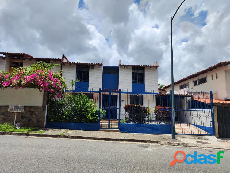 Casa en macaracuay calle cerrada 160mts/5H/3B/2PE