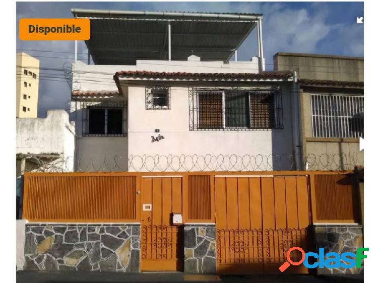 Casa en venta La Florida 195 m2 6h/4b/2pe