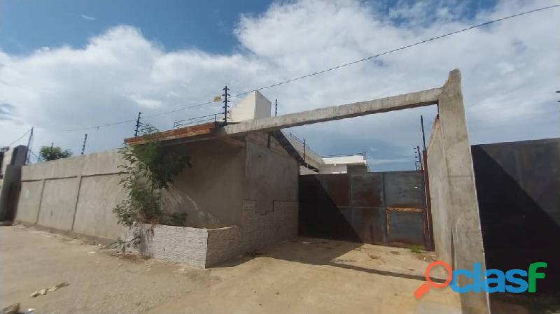 Galpón En Alquiler Av. Milagro Norte. Remax Millenium