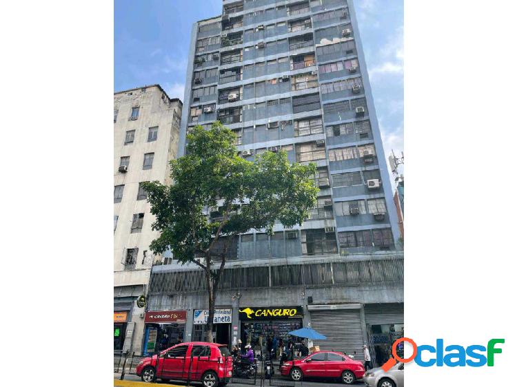 Se alquila oficina 76m2 Av. Urdaneta 2580