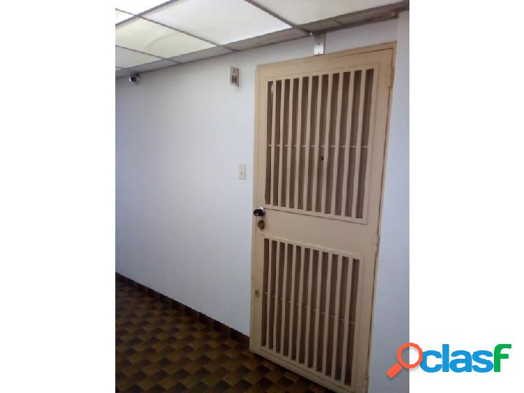 Se vende oficina 62m2 Macaracuay 0474
