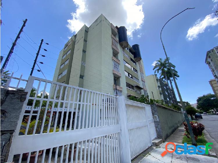 Apartamento amoblado en venta Macaracuay calle Chacao