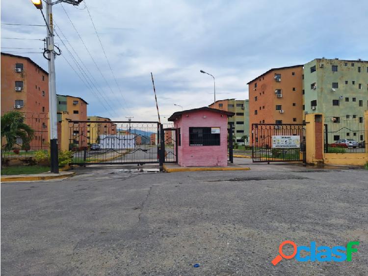 Apartamento en Paraparal, Los Guayos. Res Bosque Real.