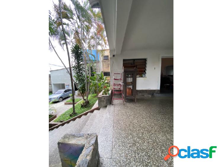 CASA PARA REMODELAR EN LA ALTA FLORIDA EN VENTA