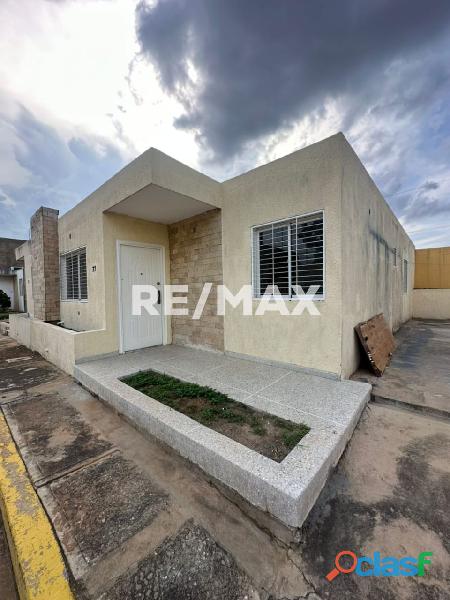 Casa En Venta Villa Residencias Ana María. Remax Millenium