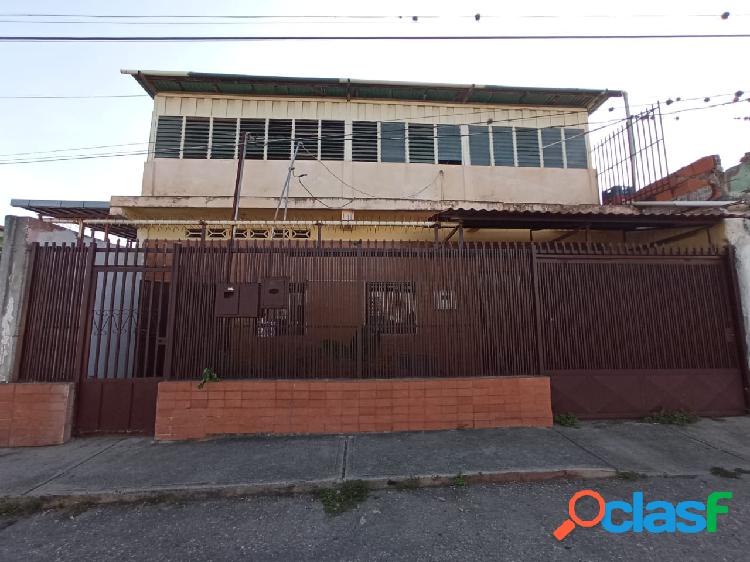 Casa en el centro de Barquisimeto (para remodelar o con fin