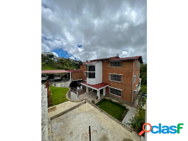 En Venta Quinta Ubicado en Urb. Oripoto, El Hatillo / Ccs.