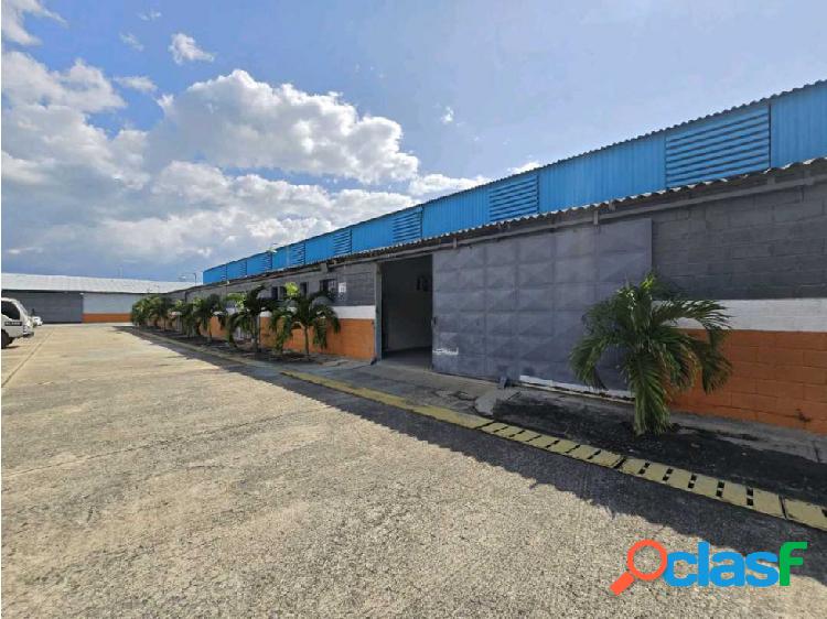 Galpón de 1800m² en alquiler Zona Industrial San Vicente