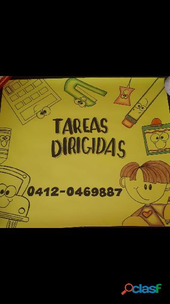 Pedagoga ofrece tareas dirigidas desde su casa