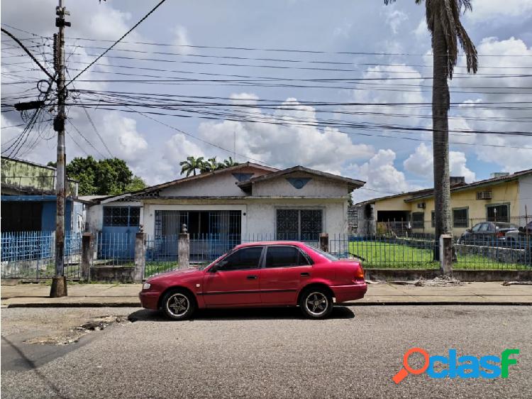 SE VENDE CASA EN ANTIGUA CALLE MONAGAS VE01-0131ZC-MFAR/SPEC