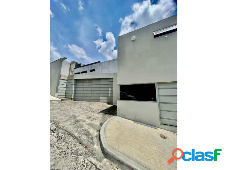 Se vende casa 1.734m2 5h+4s/12b/12p Altamira