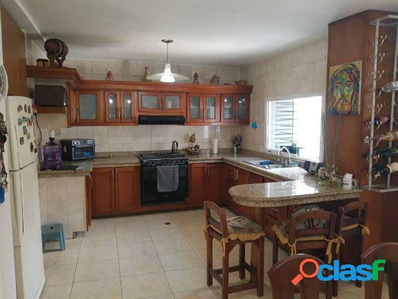 VENTA DE CASA EN LA CALLE 53 DE BARQUISIMETO