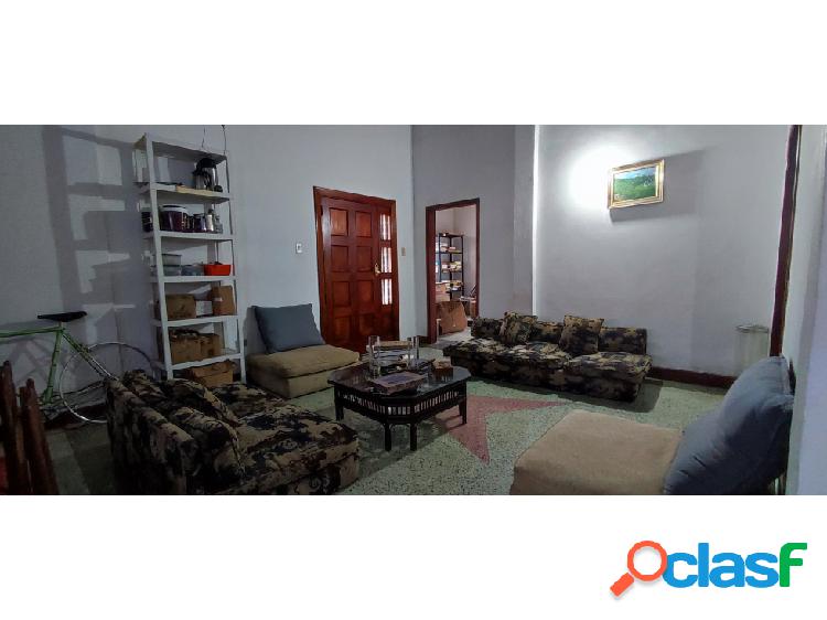 Vendo casa una sola planta 644m2 Los Palos Grandes 2583