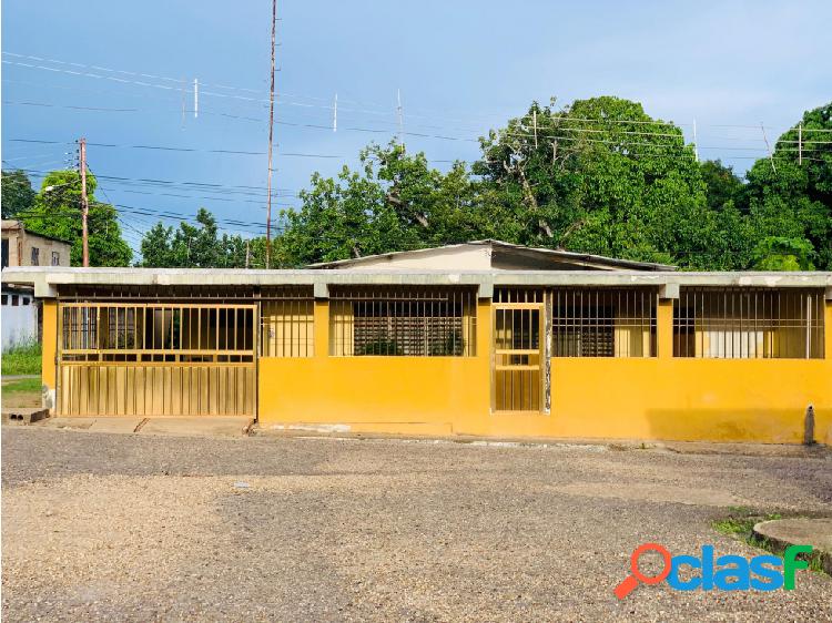 CASA EN EL SECTOR DE LA CRUZ VE02-1940LC-ACAL