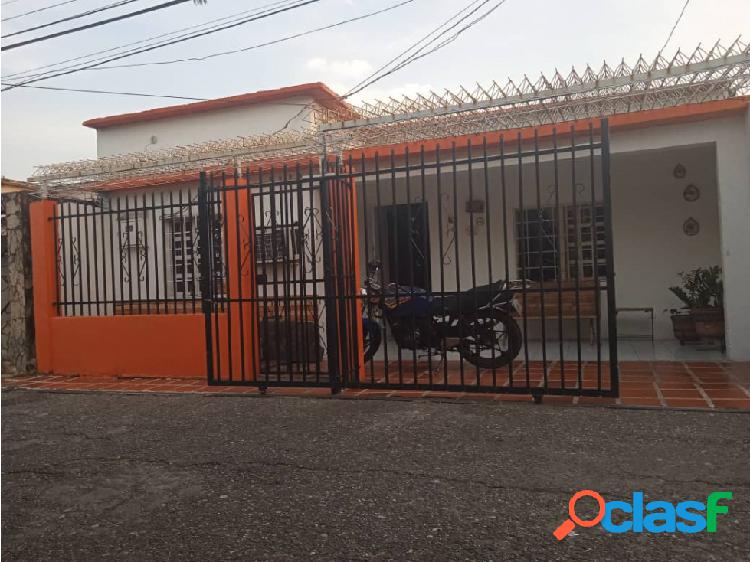 CASA EN LA URB. SIMON BOLIVAR VE21-008SB-OVIZ