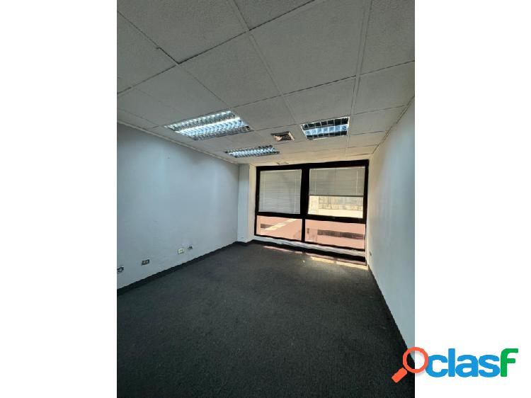 OFICINA EN ALQUILER 73 M2 - URB. CHUAO